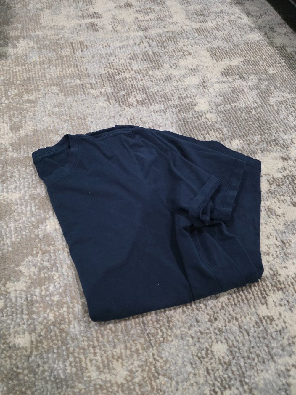 Womens size 8 Lululemon short sleeve